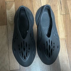 Yeezy Foam Runner Black